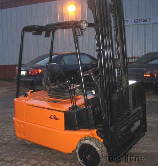 Linde electric 3000LB forklift lifttruck