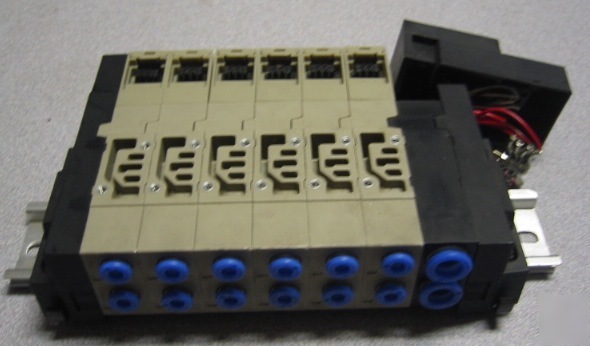 Smc solenoid manifold/6 port/no model number